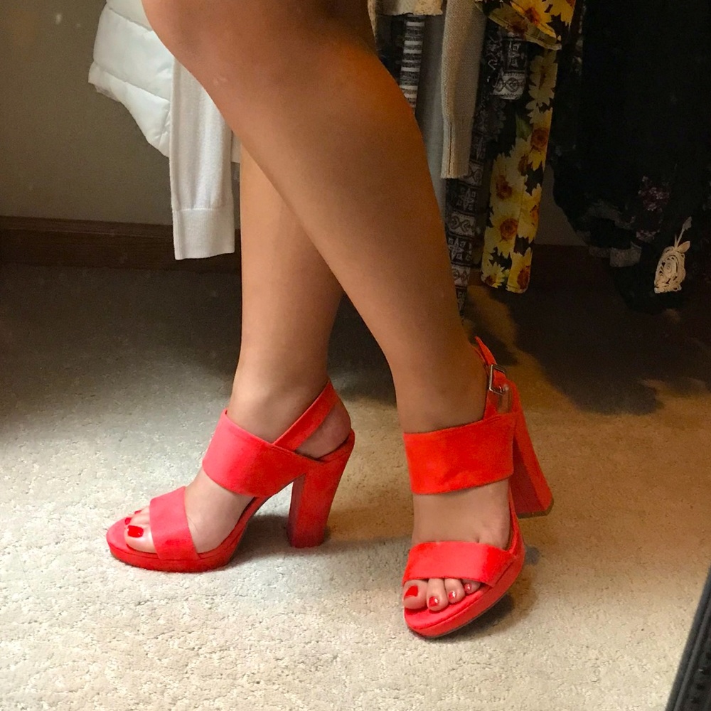 Report Size 6.5 Pink Heels